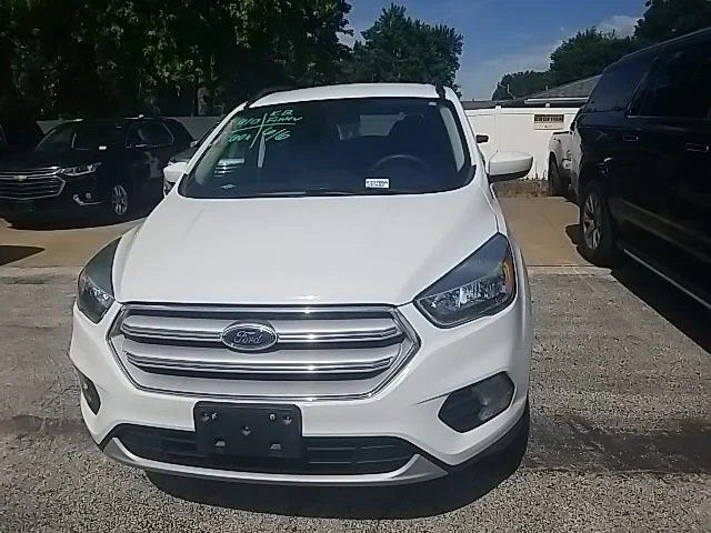 Used 2018 White Ford SE image 10