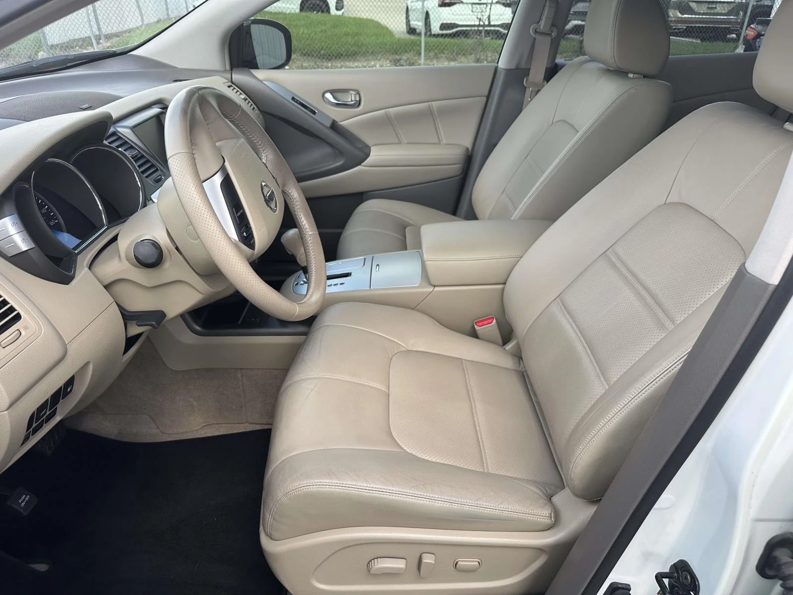 Used 2013 Glacier Pearl Nissan SL image 13