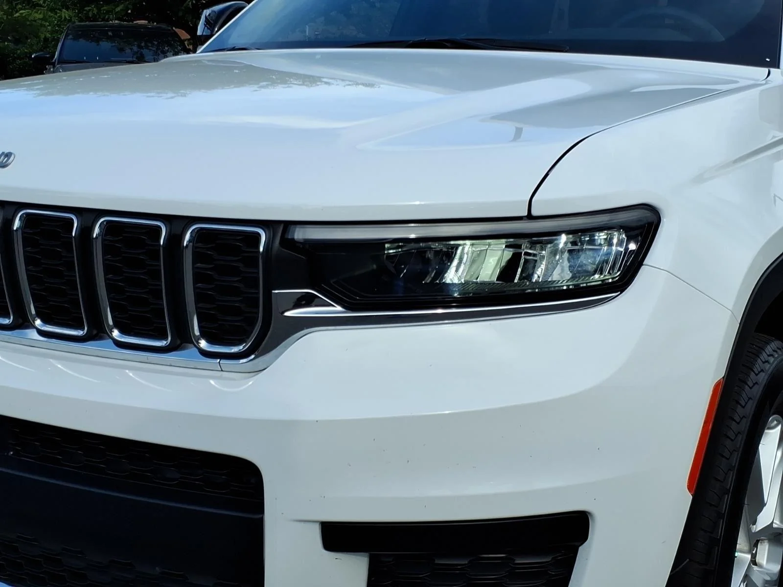 Used 2024 Bright White Clearcoat Jeep Laredo X image 14