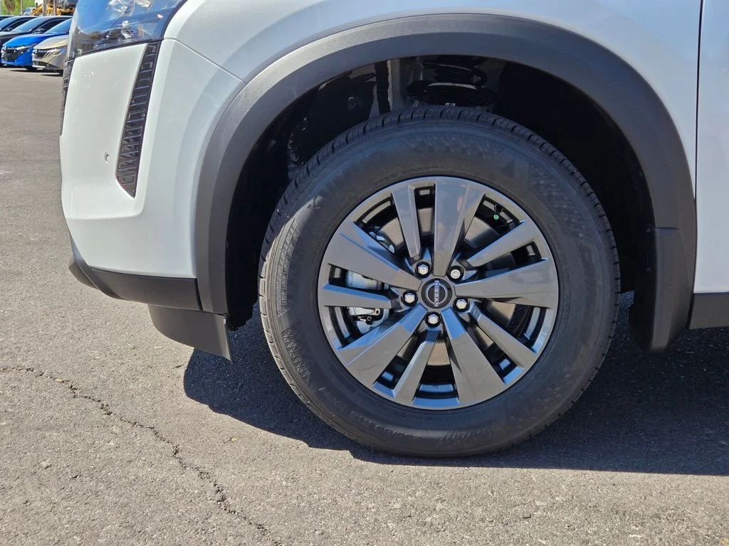New 2026 Everest White Pearl TriCoat Nissan SV image 10
