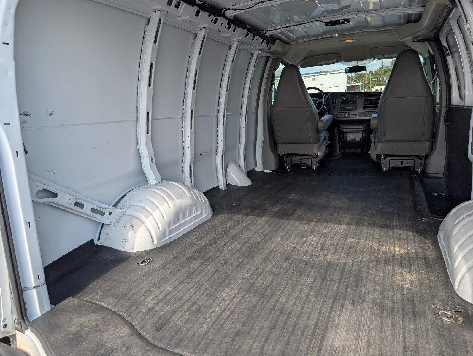 Used 2025 Summit White Chevrolet WT image 29