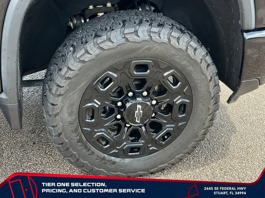 Used 2024 Black Chevrolet High Country image 21