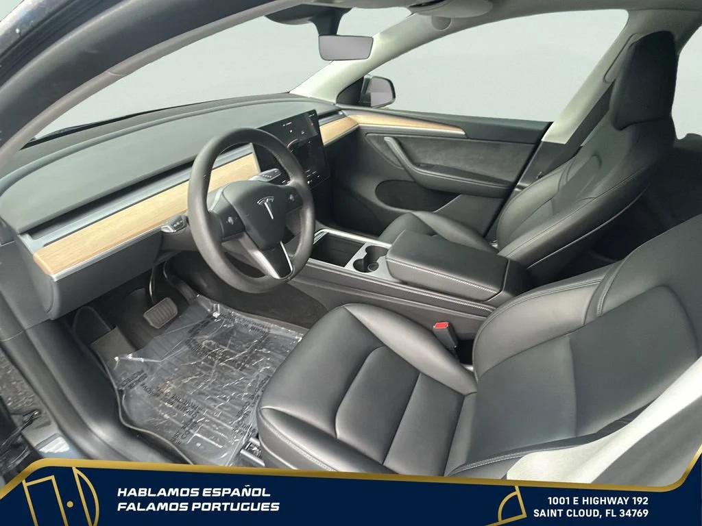 Used 2024  Tesla Long Range image 12