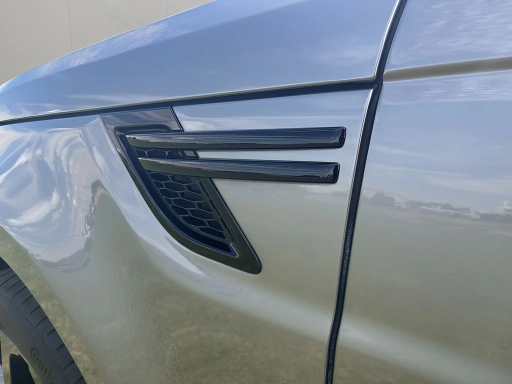 Used 2017 Silicon Silver Metallic Land Rover Autobiography image 36