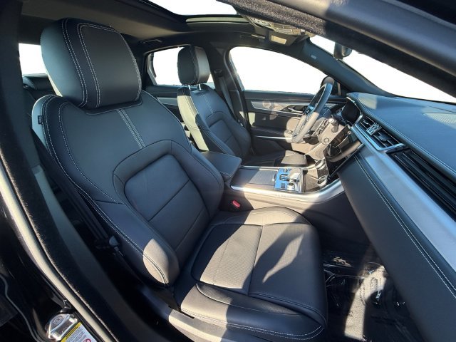 Used 2024 Black Jaguar R-Dynamic SE image 16