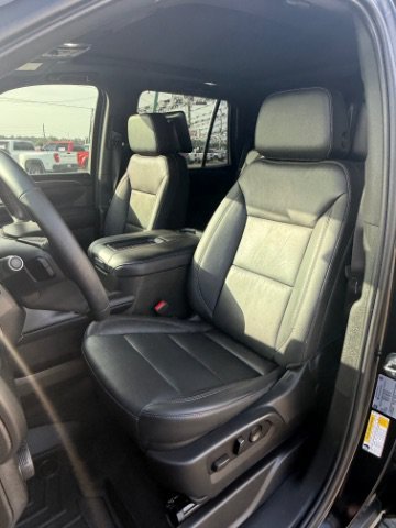 Used 2021 Black Chevrolet Z71 image 11