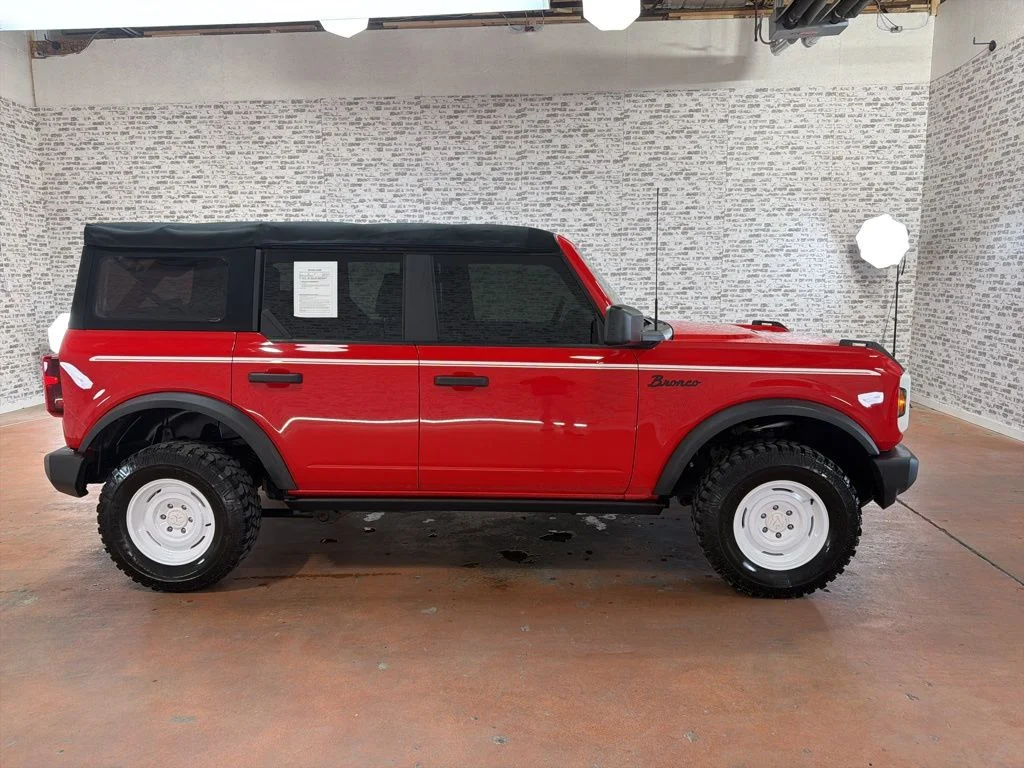 Used 2023 Red Ford Base image 8