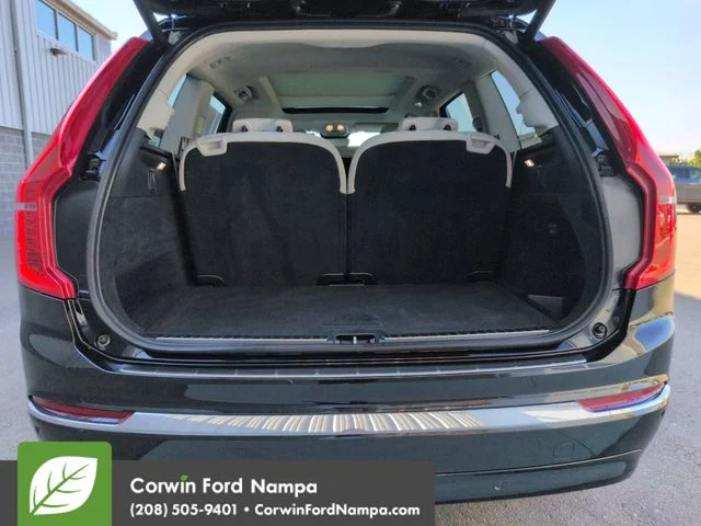 Used 2023 Onyx Black Metallic Volvo  image 28