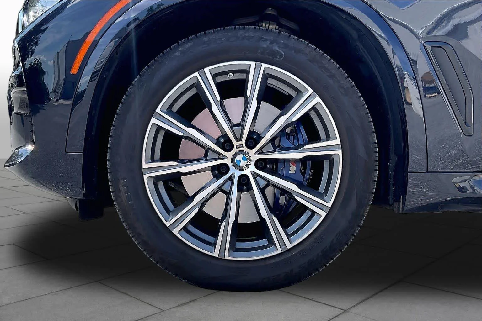 Used 2023 Carbon Black Metallic BMW xDrive40i image 10