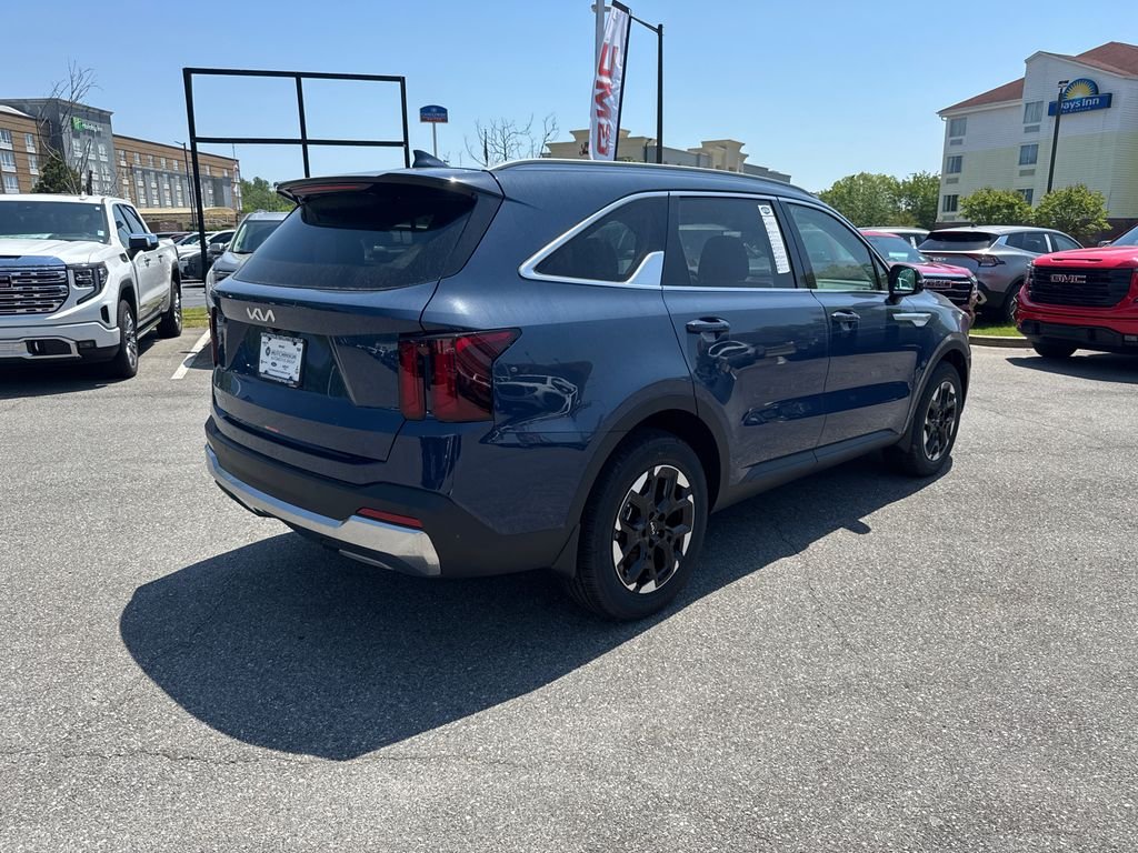 Used 2025 Black Kia S image 3