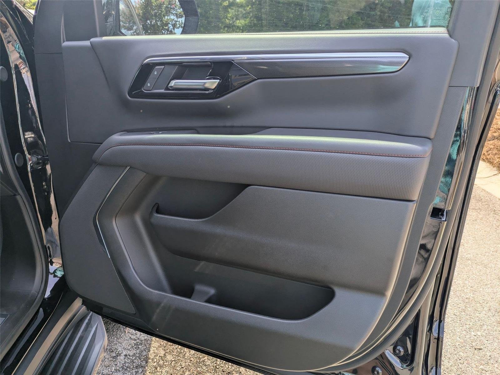 Used 2025 Black Chevrolet RST image 32