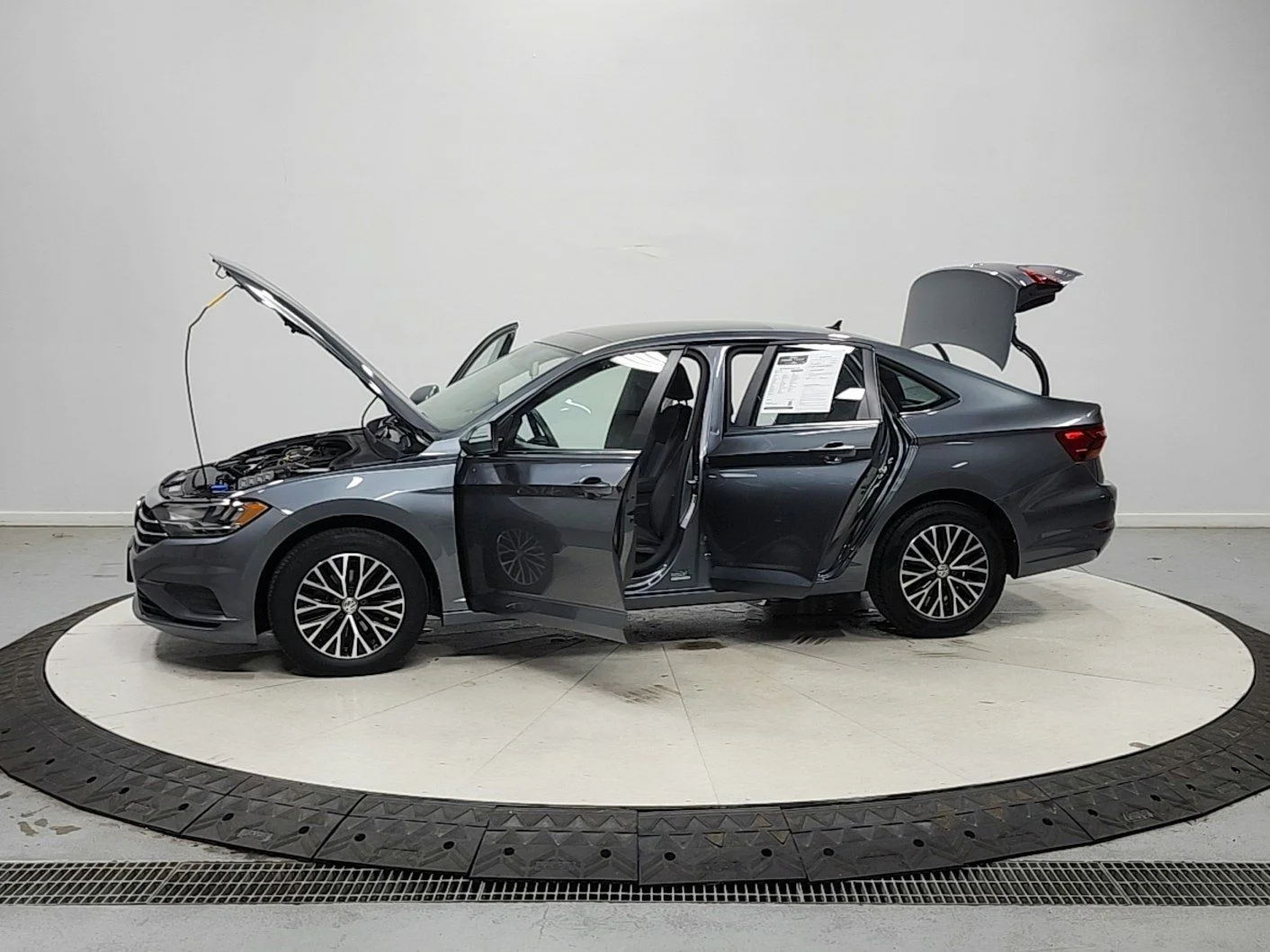 Used 2019 Gray Volkswagen 1.4T SE image 13
