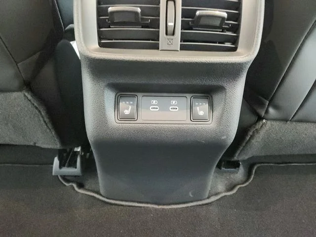 New 2026 White Nissan Platinum image 37