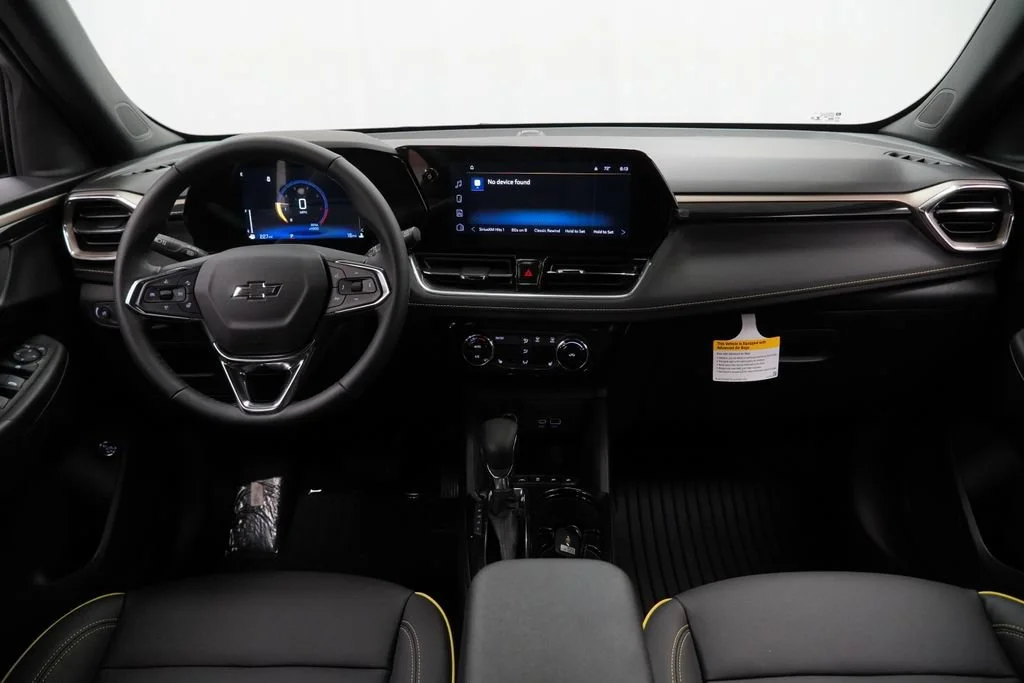 New 2026 Mosaic Black Metallic Chevrolet ACTIV image 7
