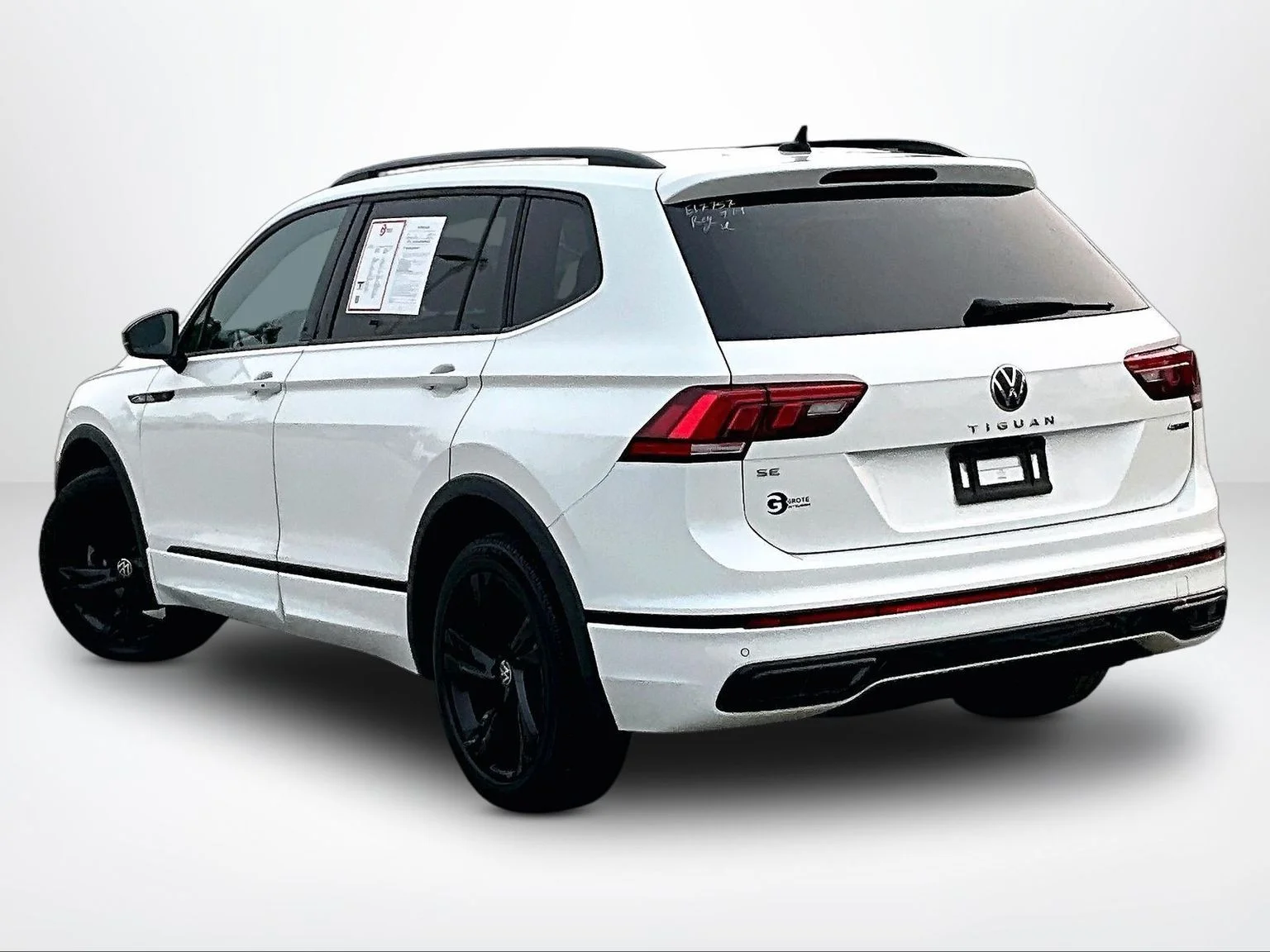 Used 2023 White Volkswagen 2.0T SE R-Line Black image 14