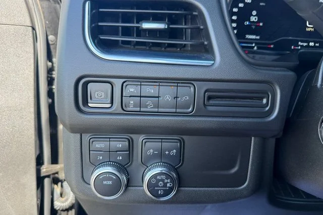 Used 2022 ONYX BLACK GMC AT4 image 19