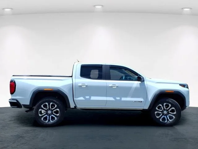 Used 2024 White GMC AT4 image 7