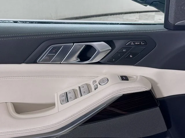 Used 2026 Blue BMW xDrive40i image 18