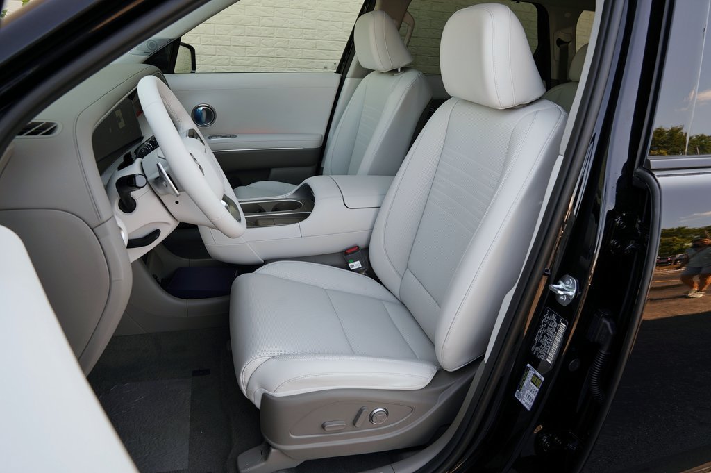 Certified Used 2026 Abyss Black Hyundai Limited image 10