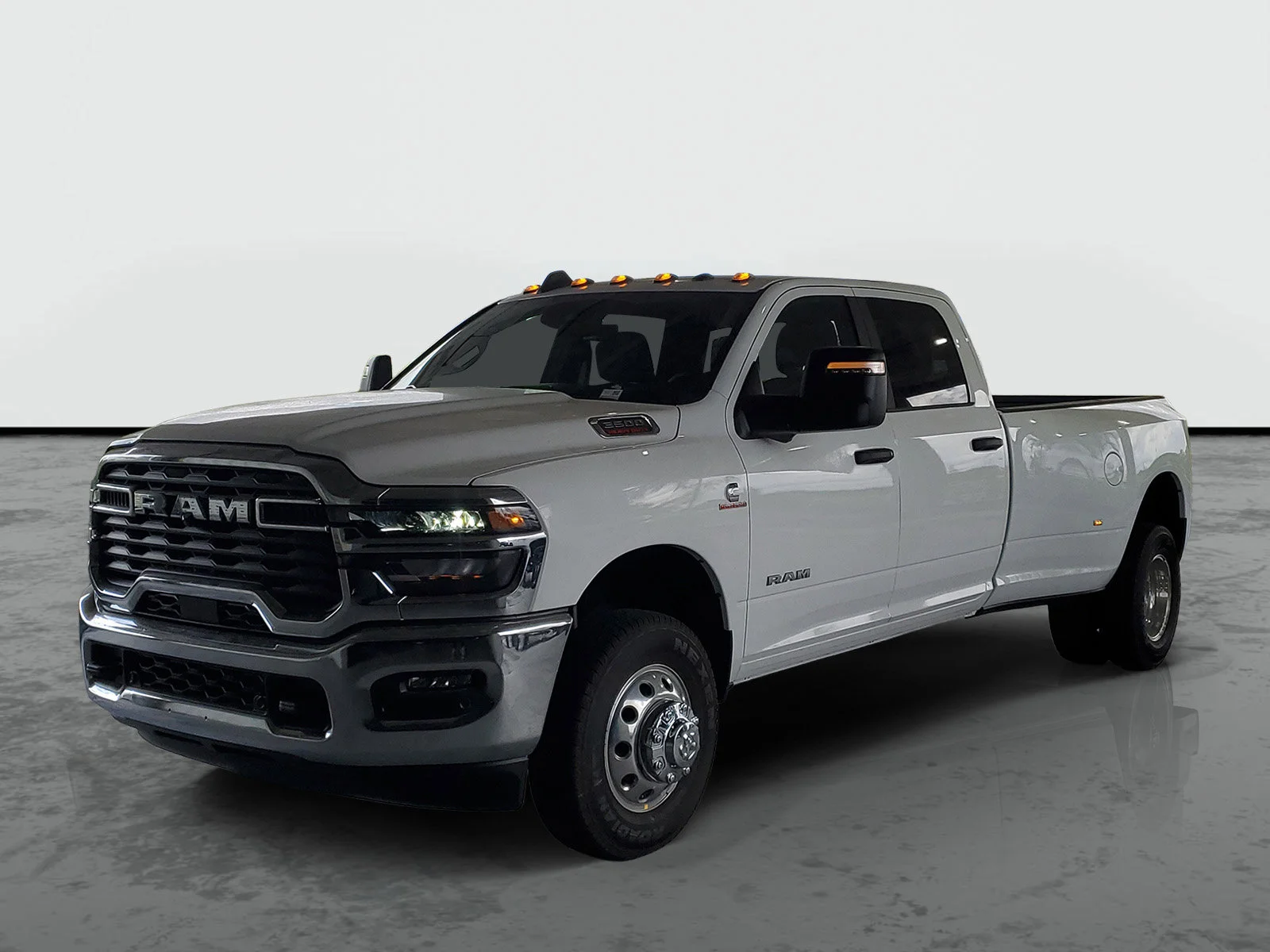 New 2026 Bright White Clear-Coat Exterior Paint RAM Big Horn image 3