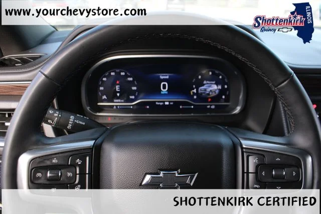 Used 2023 Gray Chevrolet Z71 image 29