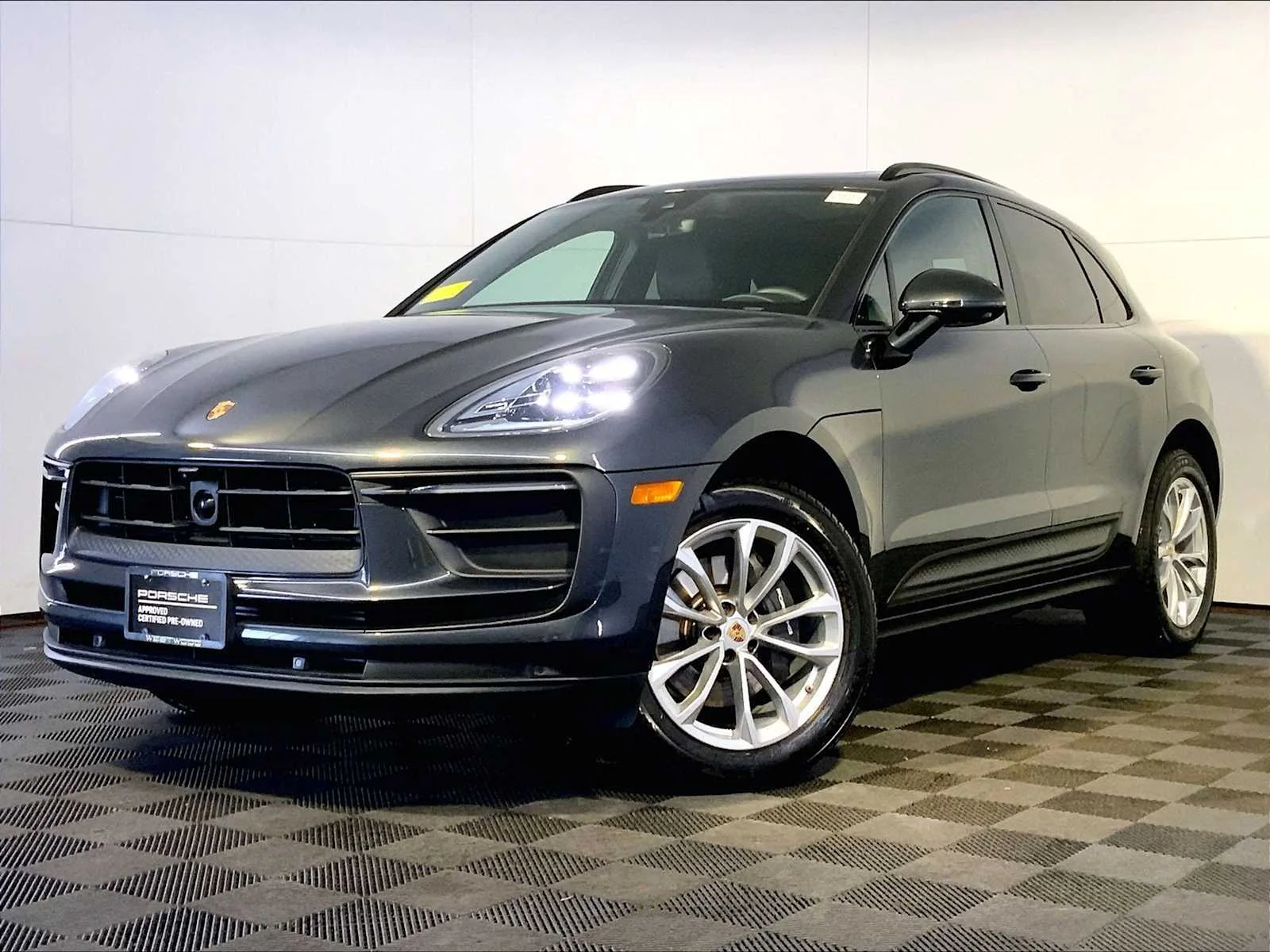 2026 Porsche Macan 