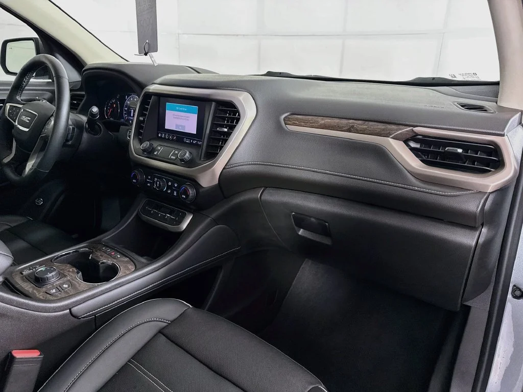 Used 2023 Silver GMC Denali image 38