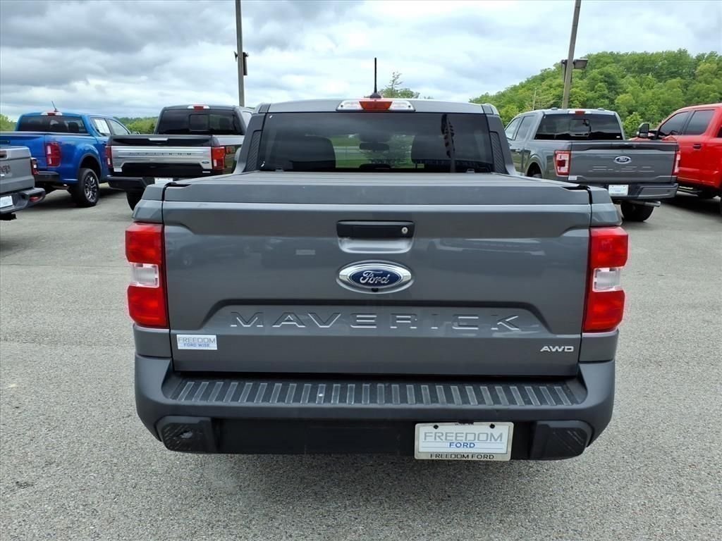 Used 2023 Carbonized Gray Metallic Ford XLT image 4
