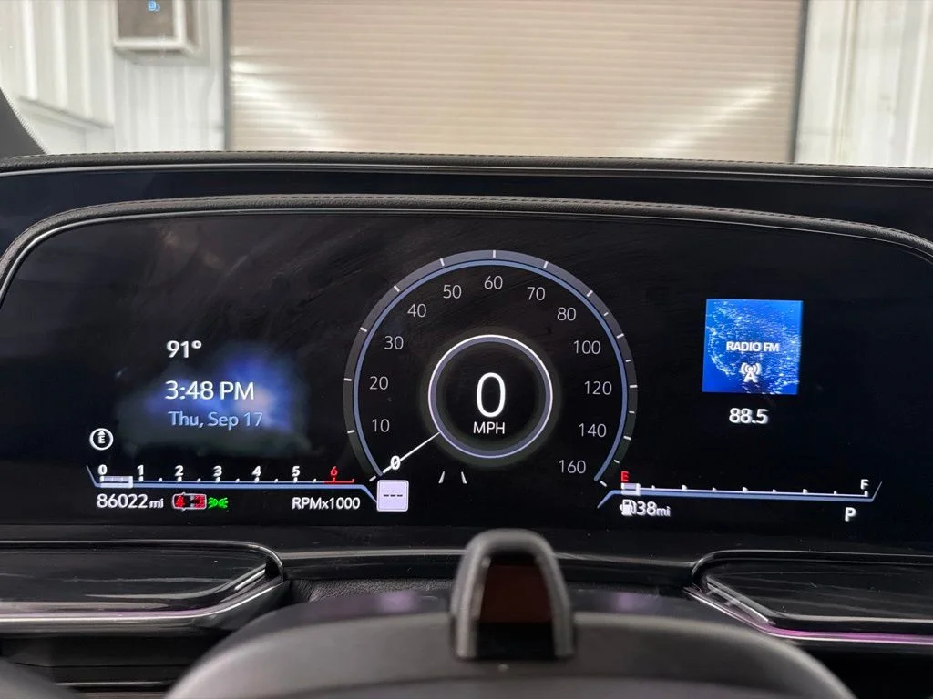 Used 2023 Crystal White Tricoat Cadillac Sport image 31