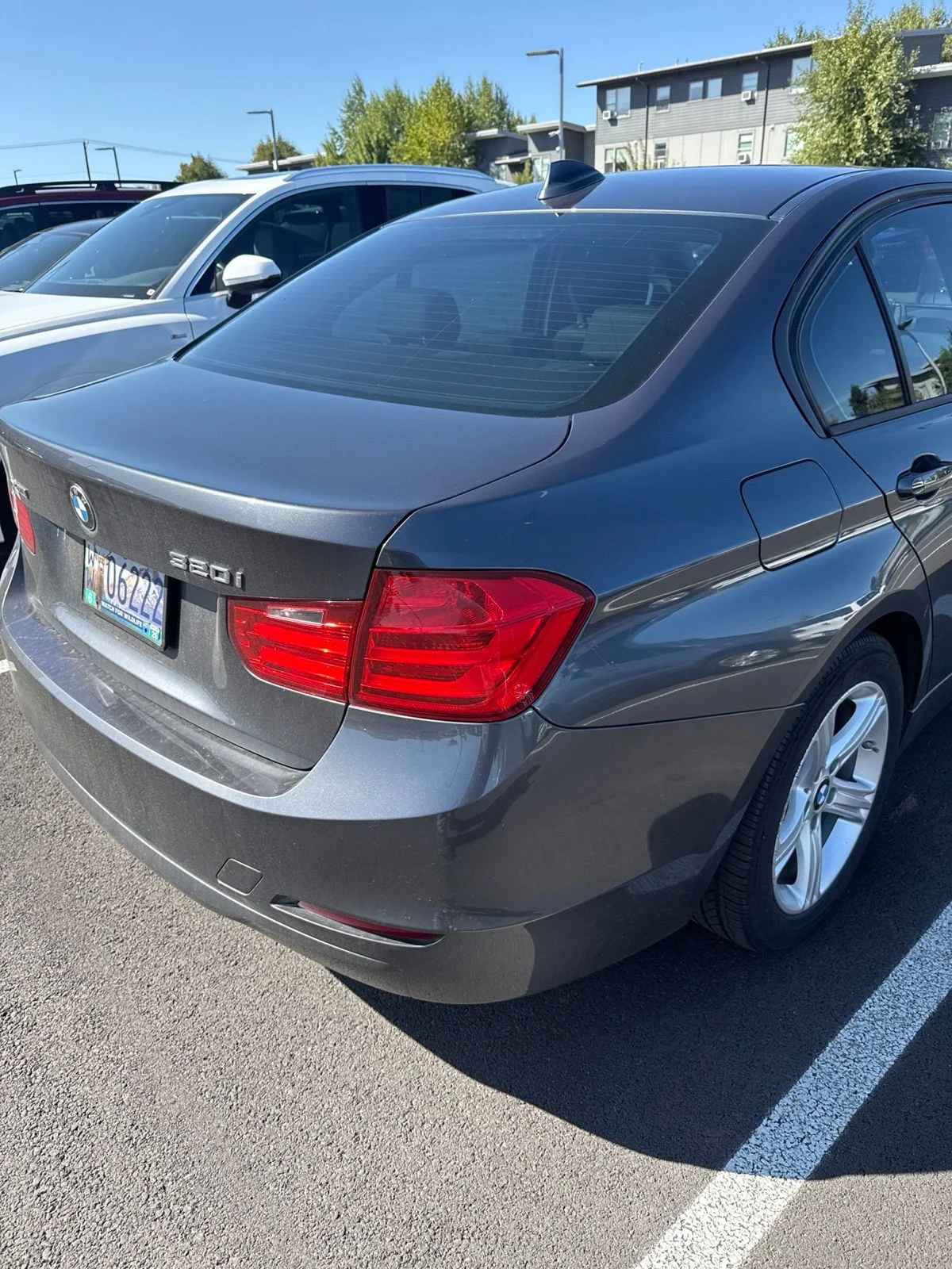 Used 2015 Gray BMW 320i xDrive image 4