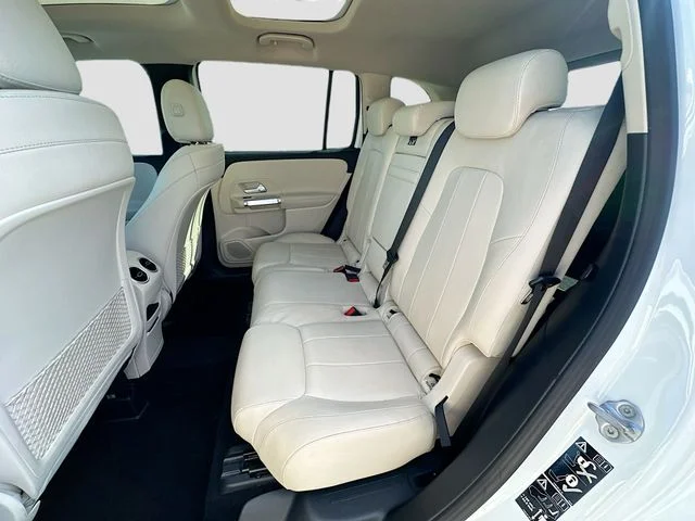 Used 2021 White Mercedes-Benz GLB 250 image 24