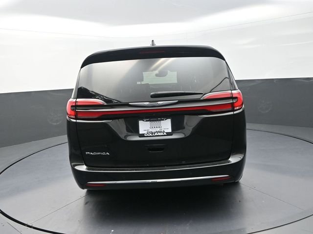 Used 2023 Black Chrysler Touring L image 8