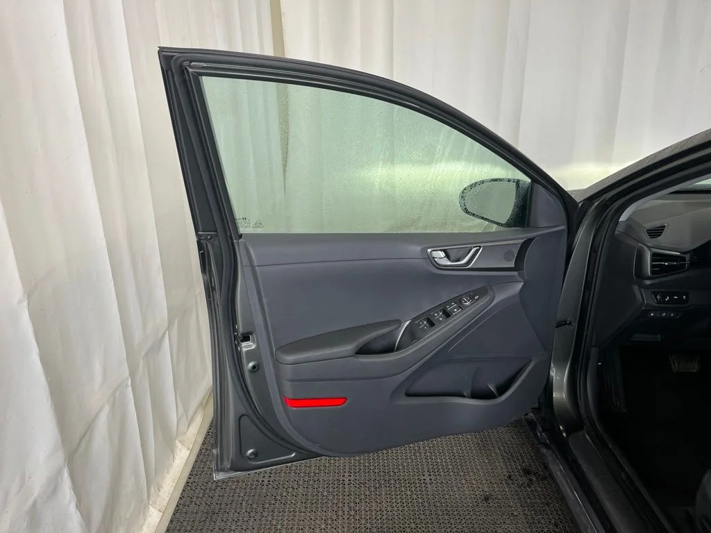 Used 2022 Gray Hyundai SEL image 18