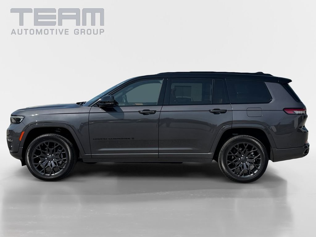 Used 2025 Gray Jeep Summit image 4