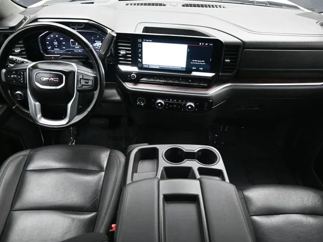 2024 GMC Sierra 1500 SLT - Photo 17