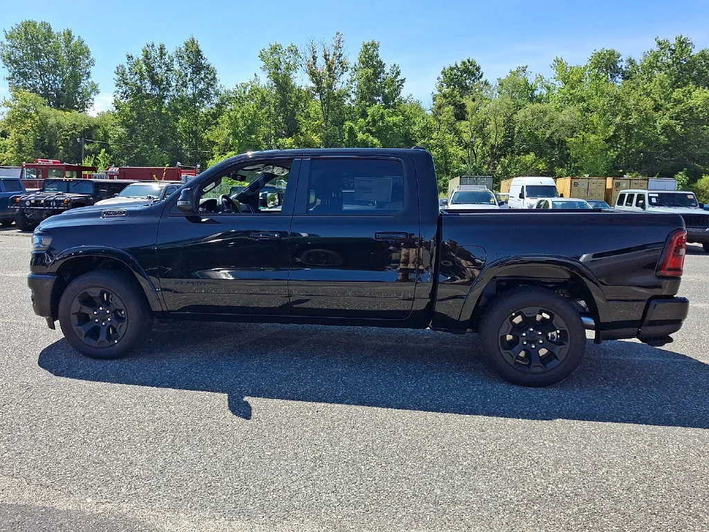 New 2027 Diamond Black Crystal Pearl-Coat Exterior Paint RAM Big Horn image 5