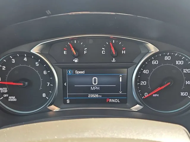 Used 2024 Summit White Chevrolet LT image 15
