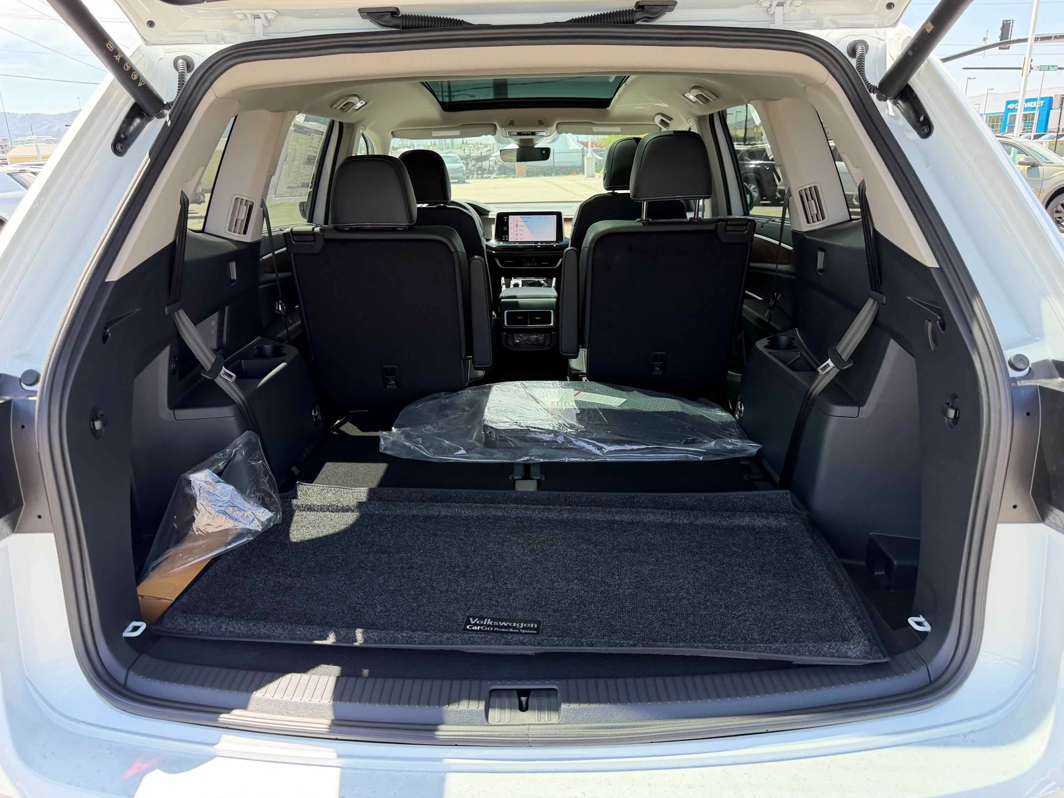New 2026 Opal White Volkswagen 2.0T SE w/Technology image 32