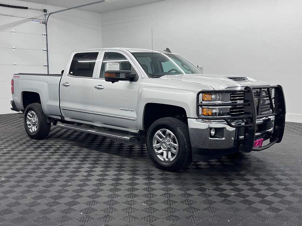 Used 2017 Silver Ice Metallic Chevrolet LTZ image 7