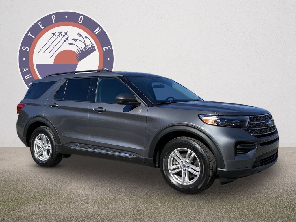 Used 2024 Gray Ford XLT image 2