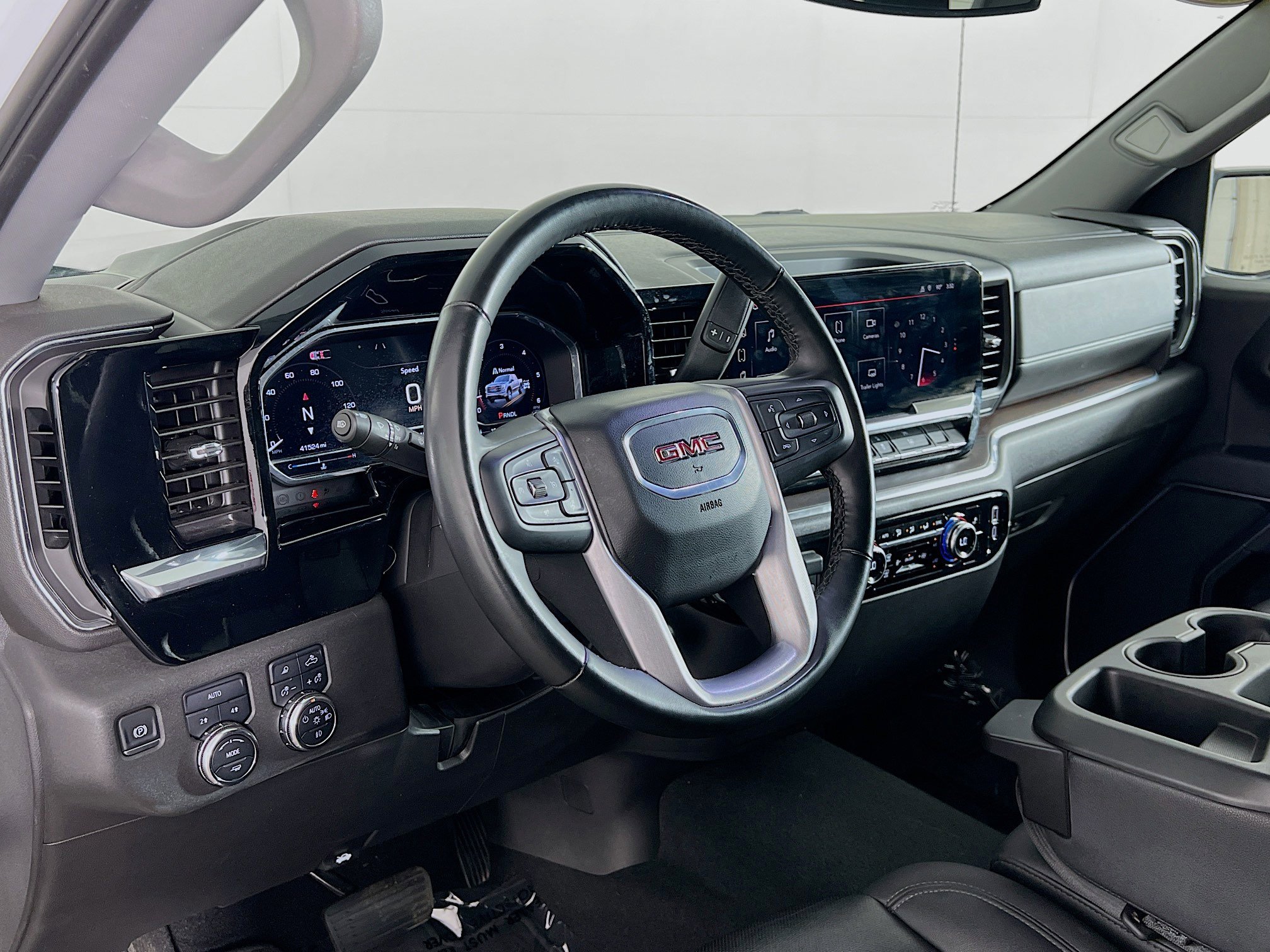 Used 2025 Summit White GMC SLT image 35