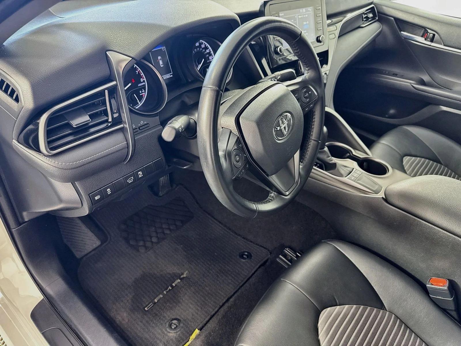 Certified Used 2022 White Toyota SE image 7