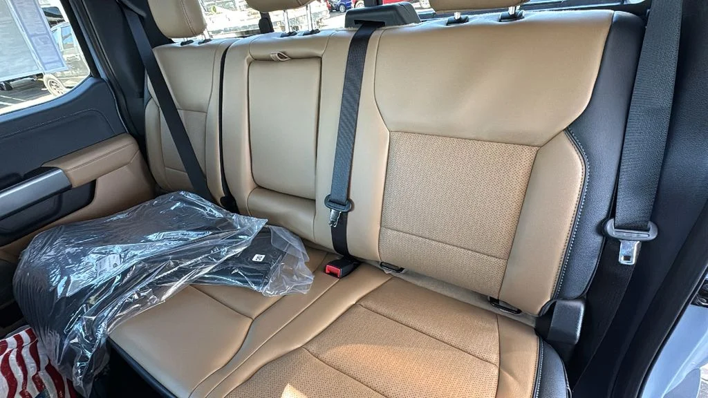 New 2026 Glacier Gray Metallic Tri-Coat Ford F-250® Lariat® image 17