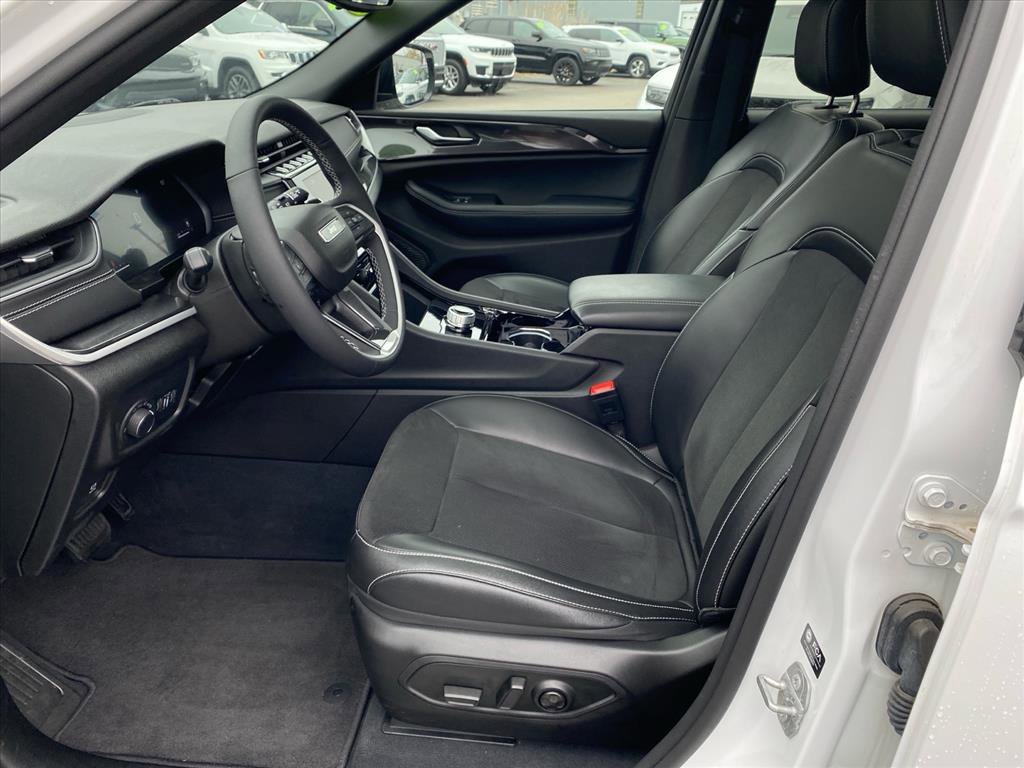 Used 2023 Bright White Clearcoat Jeep Altitude image 9