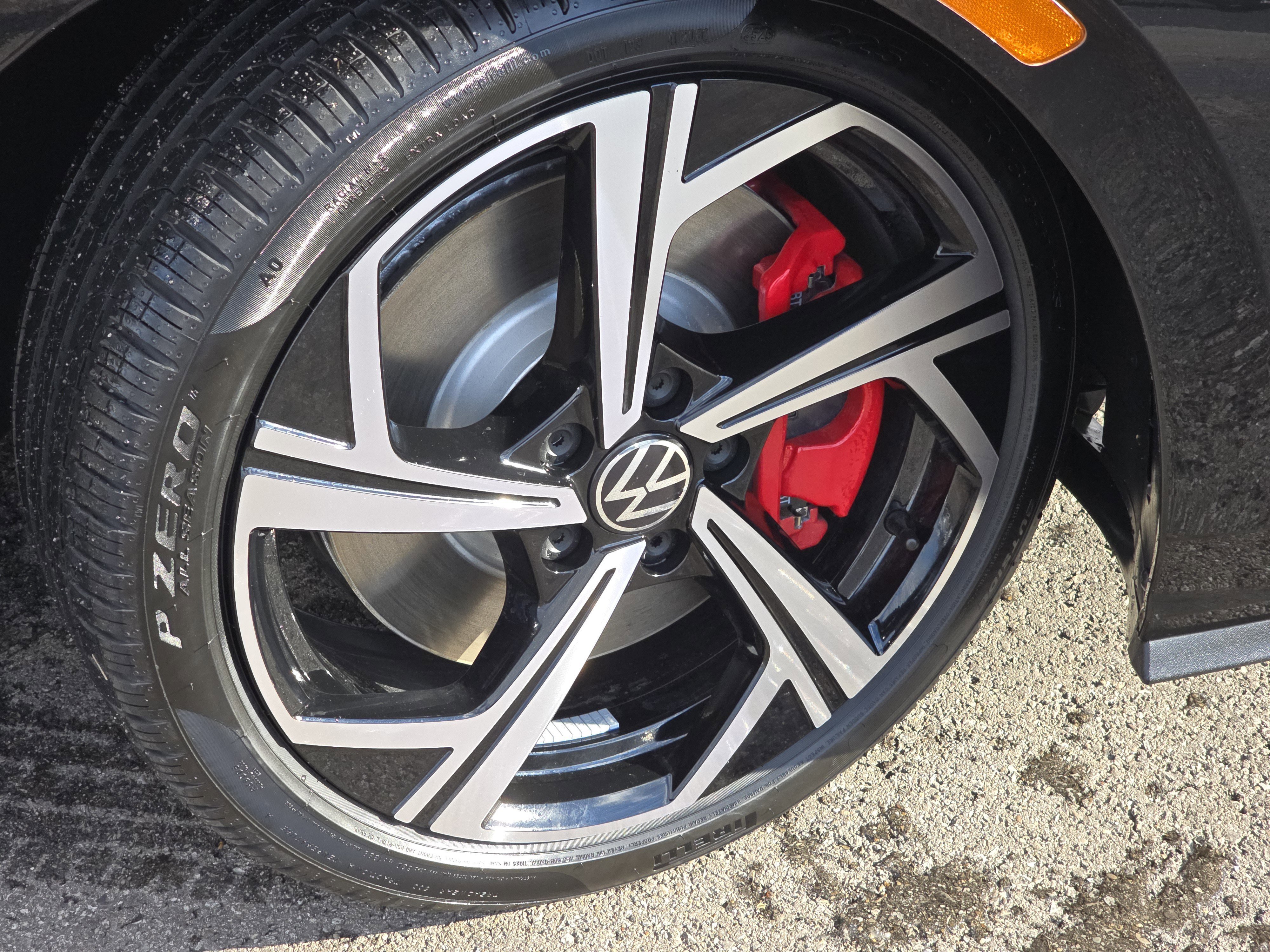 2026 Volkswagen Golf GTI SE - Photo 14