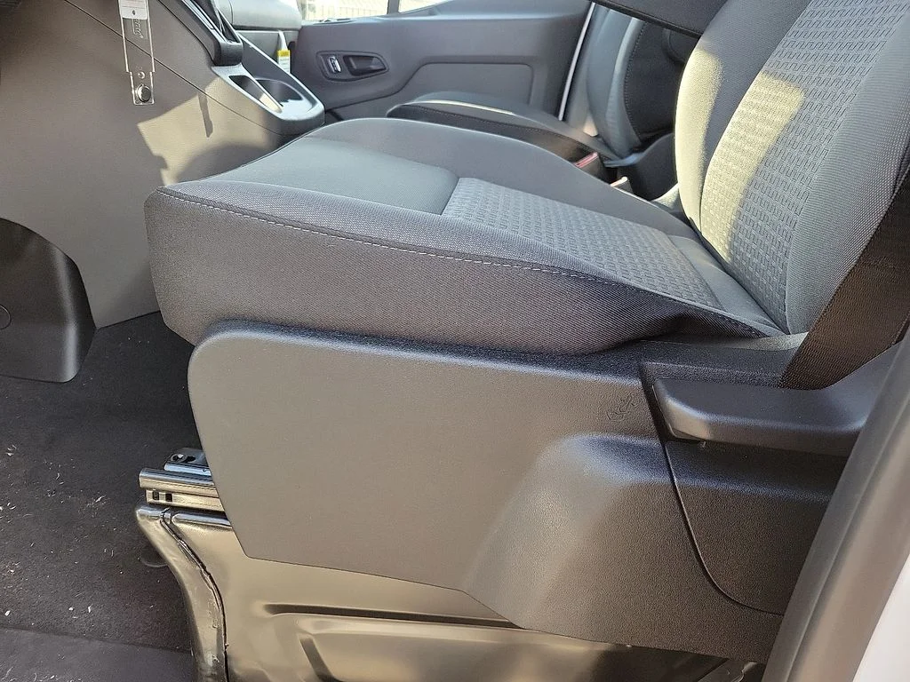 2025 Ford Transit Passenger Van XLT - Photo 10