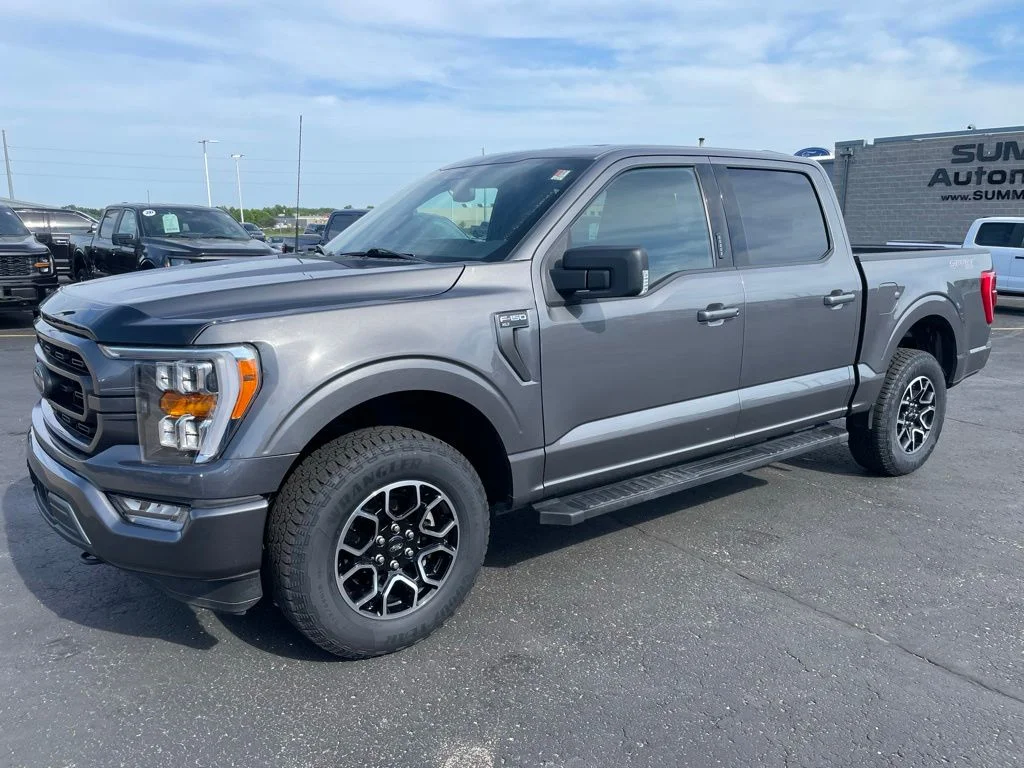 Used 2023 Gray Ford XLT image 5