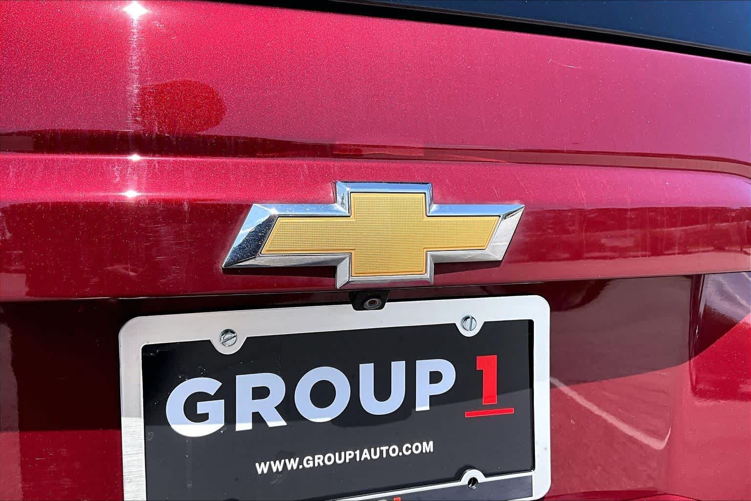 Used 2017 Siren Red Tintcoat Chevrolet Premier image 10