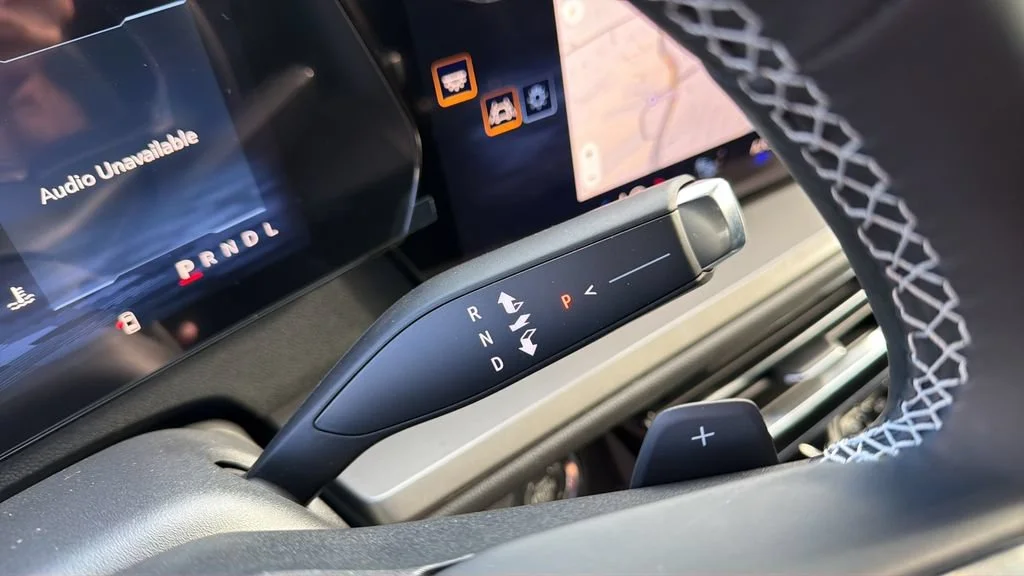New 2027 Mosaic Black Metallic Chevrolet LT image 30