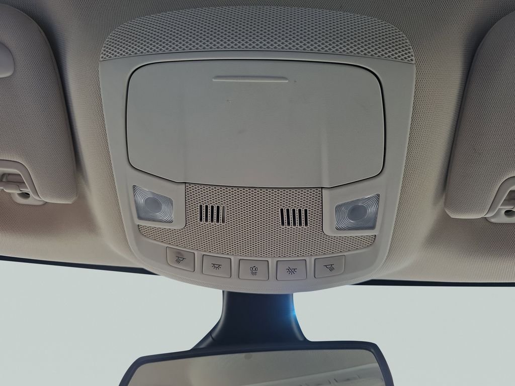 2021 Ford Edge Titanium - Photo 26